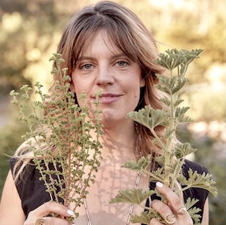 3 Reasons Women Are Choosing Botanicals Over Laser for Sun-Stressed Skin