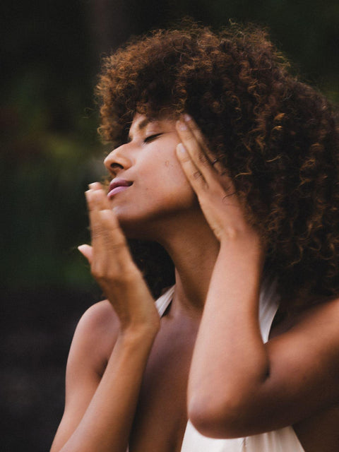 Pimple Solutions: How Facial Oils Treat Acne Naturally