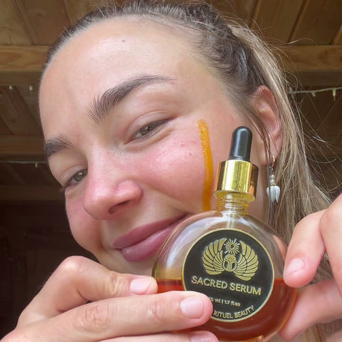 5 reasons people whose skin reacts to everything keep reaching for a whole-plant extraction oil