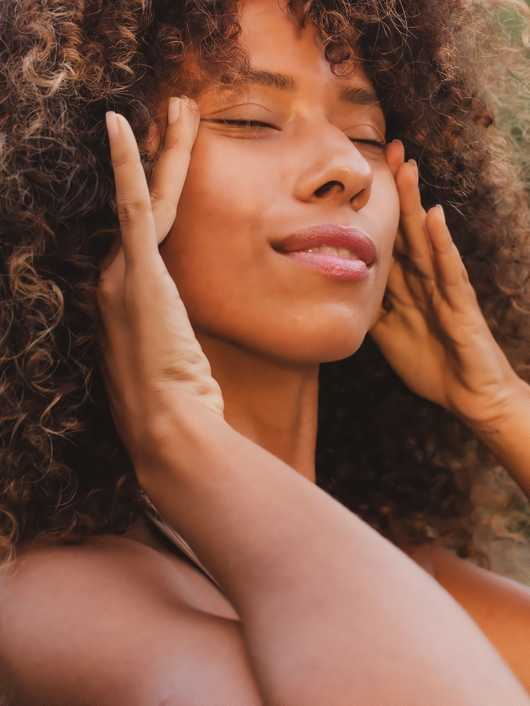 What Causes Sensitive Skin? – Sacred Rituel Beauty